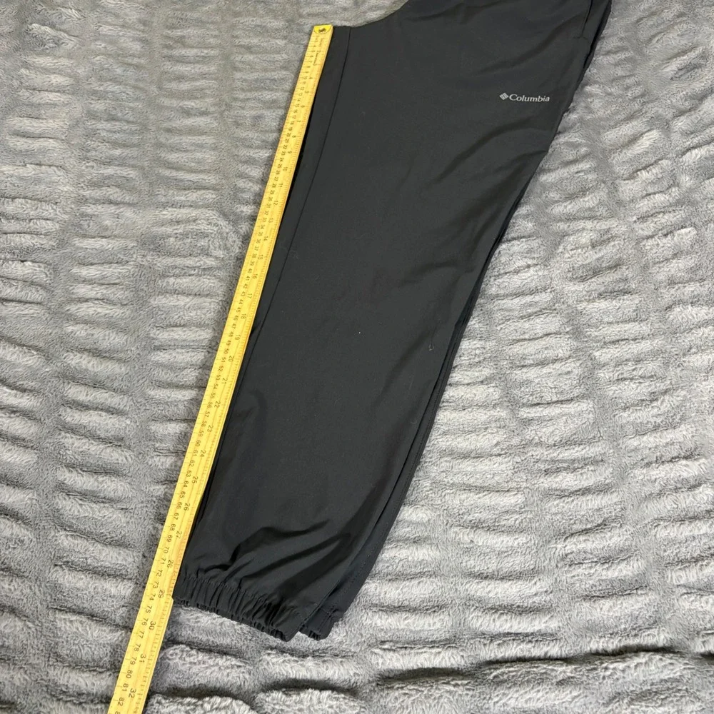 Columbia Hike Jogger Mens Medium Regular Black AM5842-010 Omni-Shield NWT